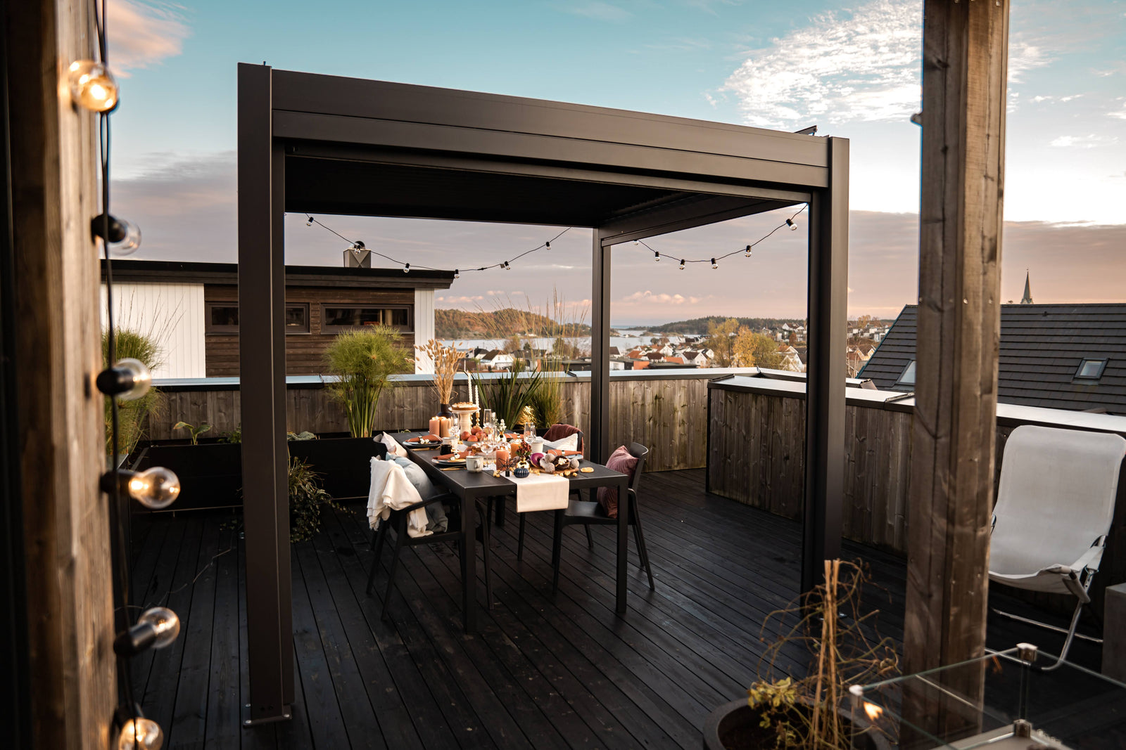 Pergola på terrasse fremsidebilde