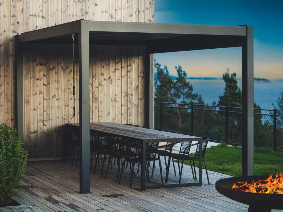 Pergolux pergola 3x3 antrasitt inntil veggen 