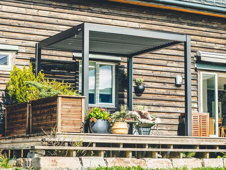 3x3 pergolux Pergola antrasitt av aluminium på terrasse