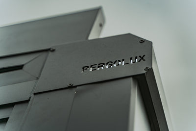 Pergolux logo på platen til Crystal. Antrasitt  